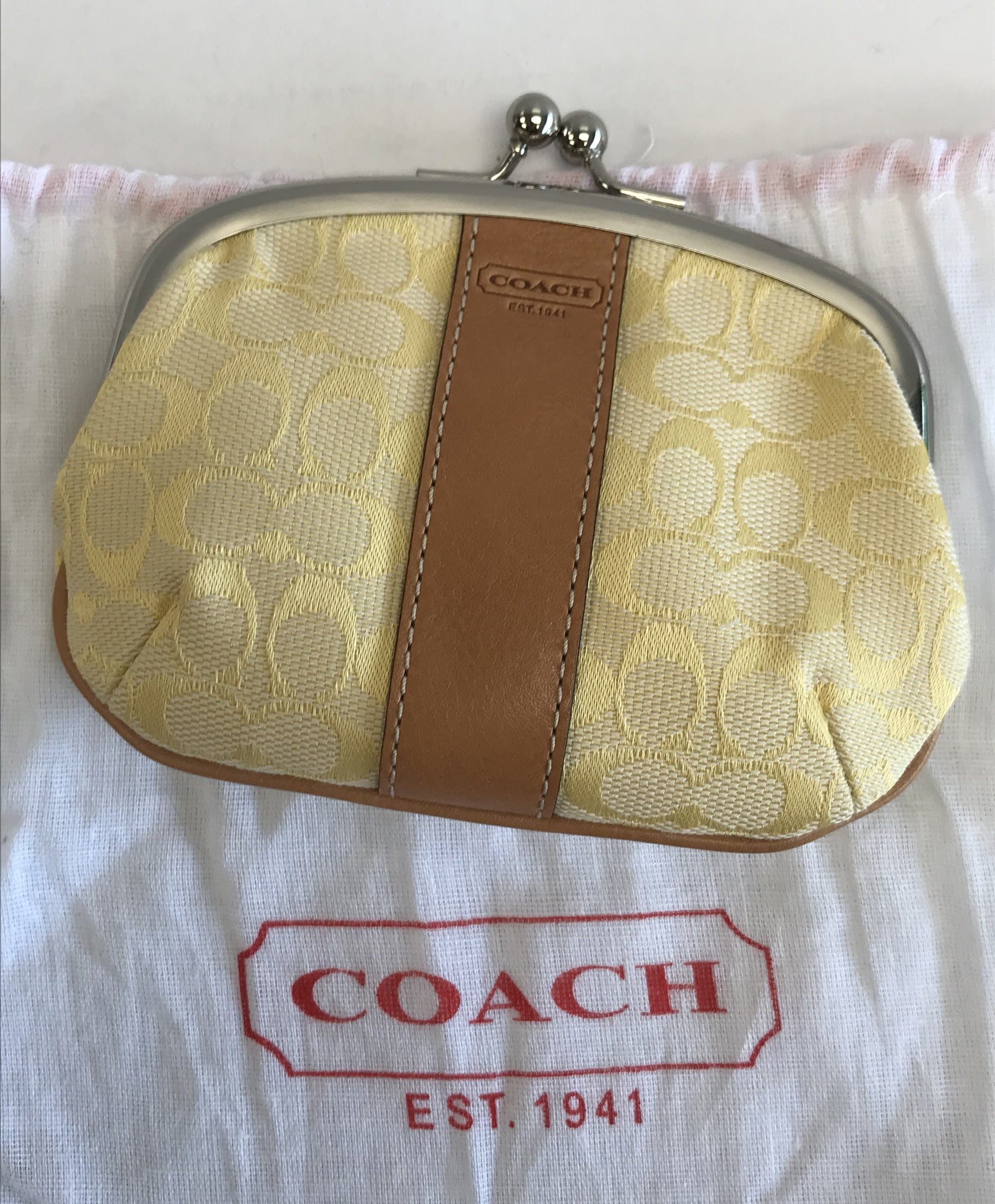 Coach Lemon Coin Purse (50%off) - The Onyx & Breezy Store
